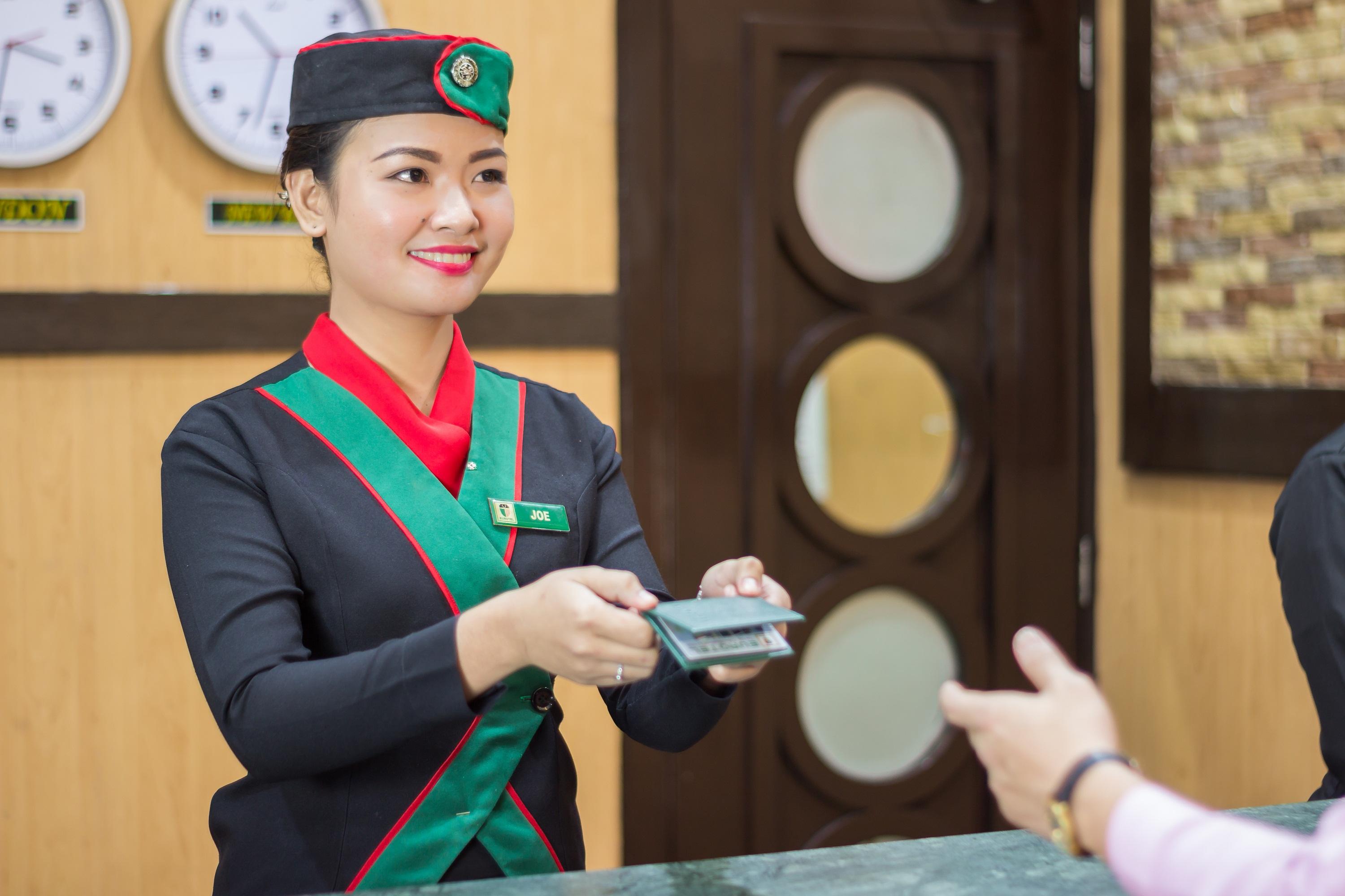 Eurotel Vivaldi Araneta ケソンシティ エクステリア 写真