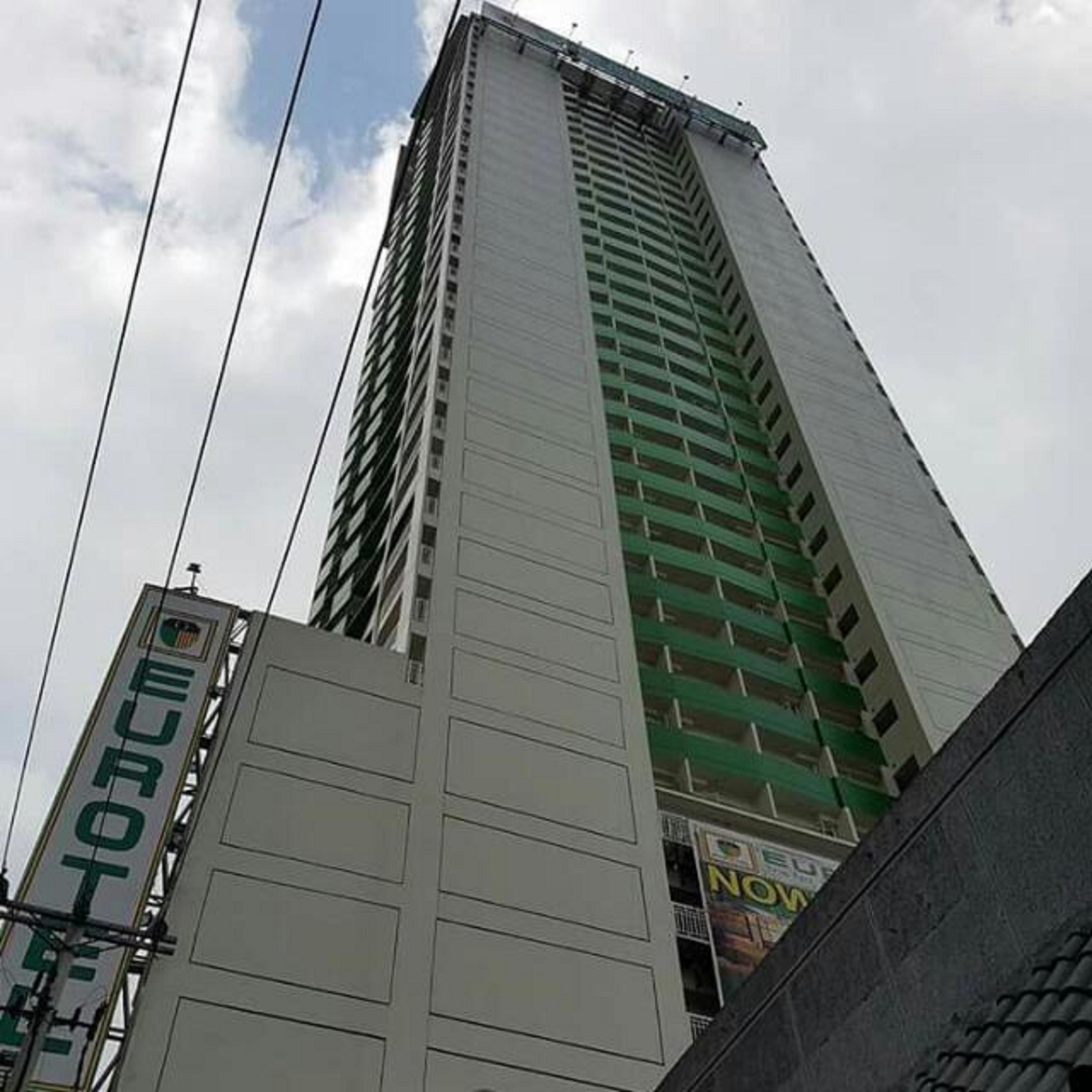 Eurotel Vivaldi Araneta ケソンシティ エクステリア 写真