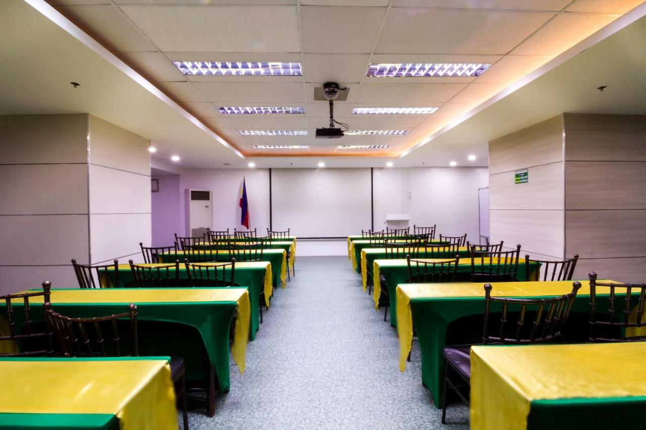 Eurotel Vivaldi Araneta ケソンシティ エクステリア 写真